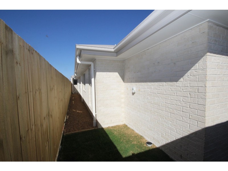 13 Flannery Terrace, Park Ridge QLD 4125