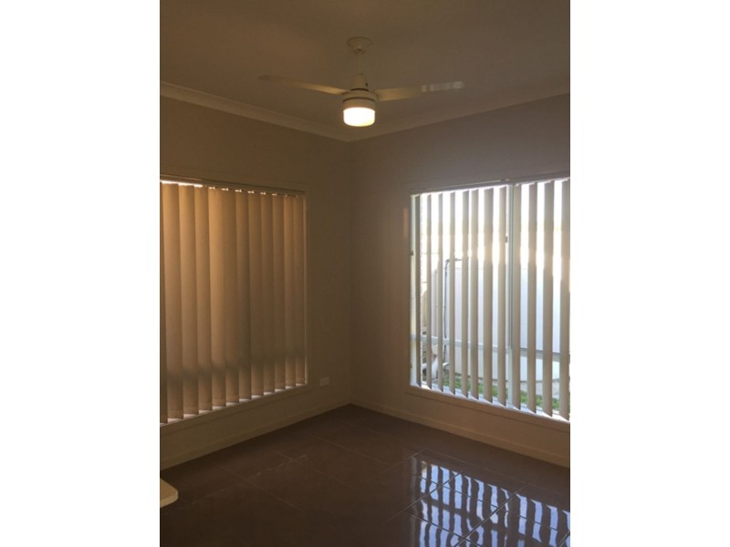 6 Erbin Lane, Augustine Heights QLD 4300