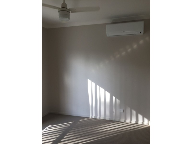 6 Erbin Lane, Augustine Heights QLD 4300