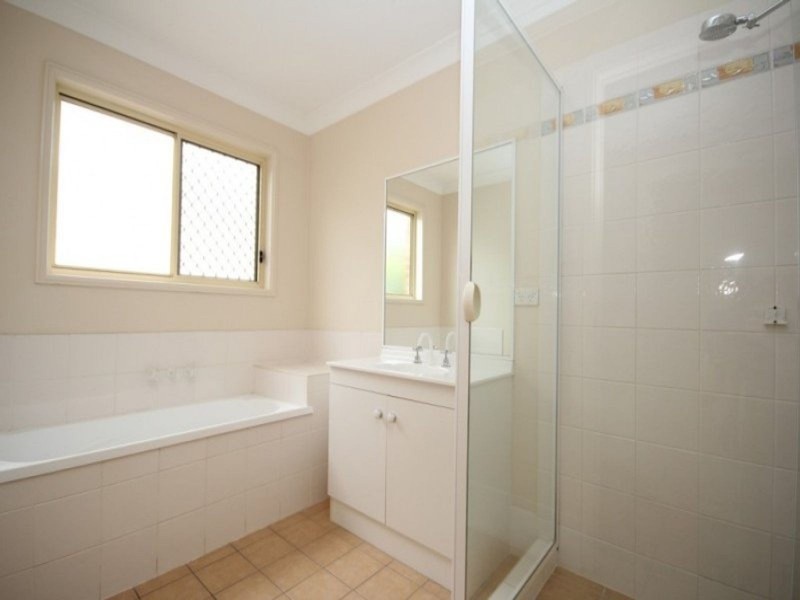 17 Greenleaf Avenue, Springfield Lakes QLD 4300