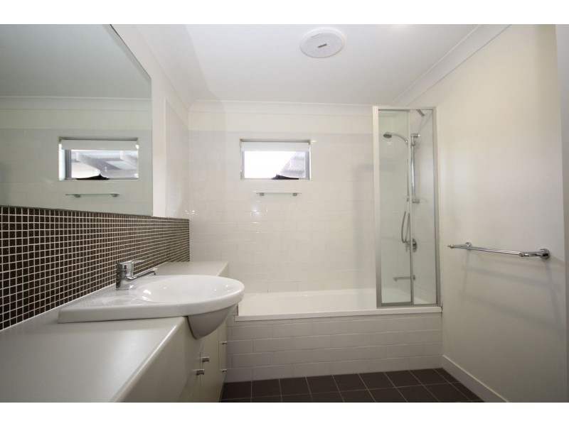 16/99 Brookwater Drive, Brookwater QLD 4300