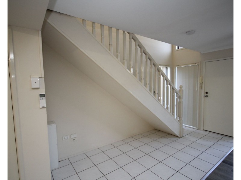 1/4 Lillian Street, Redbank Plains QLD 4301