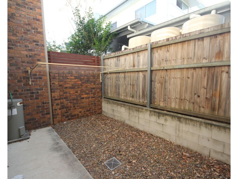 1/4 Lillian Street, Redbank Plains QLD 4301