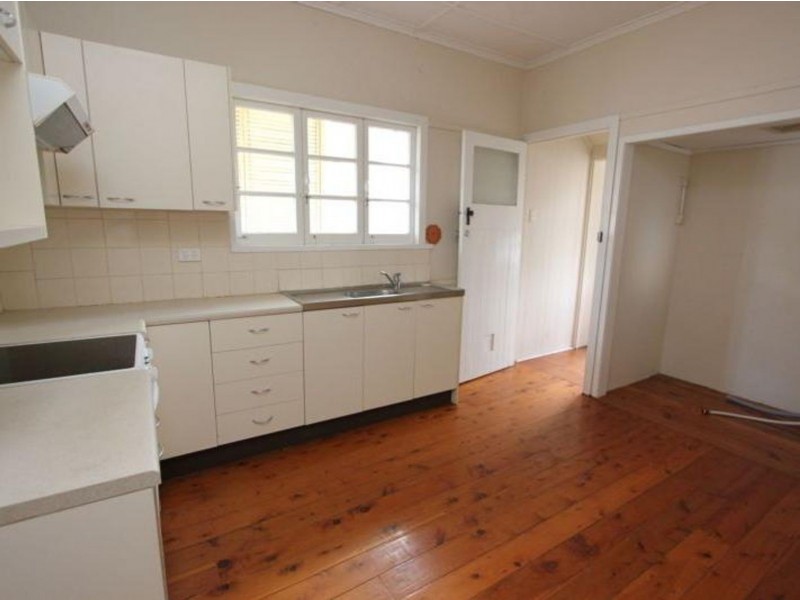 64 Graceville Avenue, Graceville QLD 4075