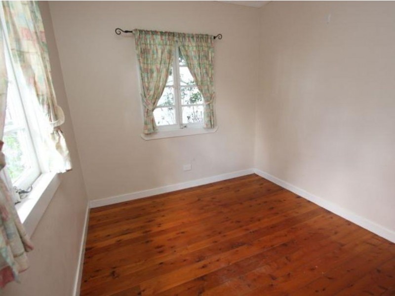 64 Graceville Avenue, Graceville QLD 4075