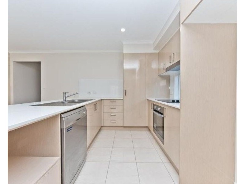 52 Regal Close, Heathwood QLD 4110