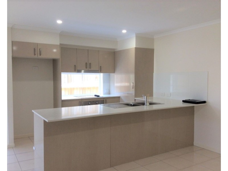 52 Regal Close, Heathwood QLD 4110