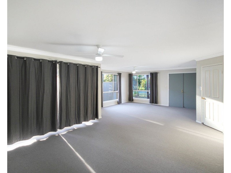 1 Central Street, Forest Lake QLD 4078