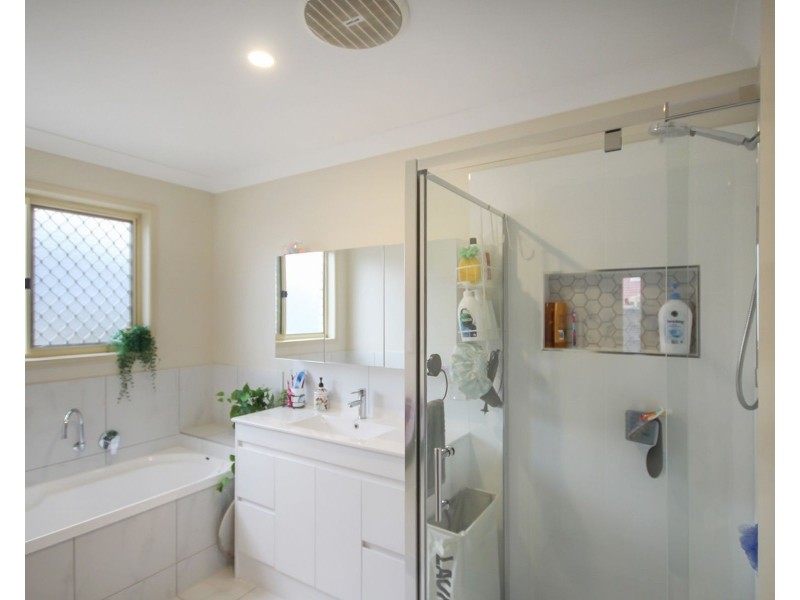 31 Jezabel Drive, Springfield Lakes QLD 4300
