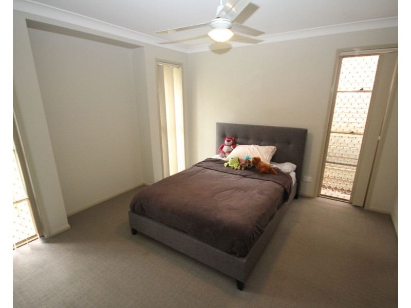 15 Freesia Close, Springfield Lakes QLD 4300