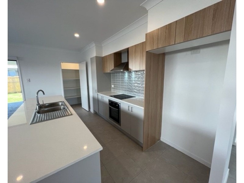 12 Canary Street, Ripley QLD 4306