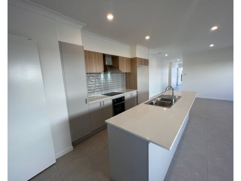 12 Canary Street, Ripley QLD 4306