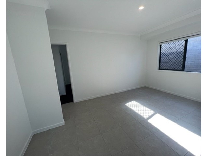 12 Canary Street, Ripley QLD 4306