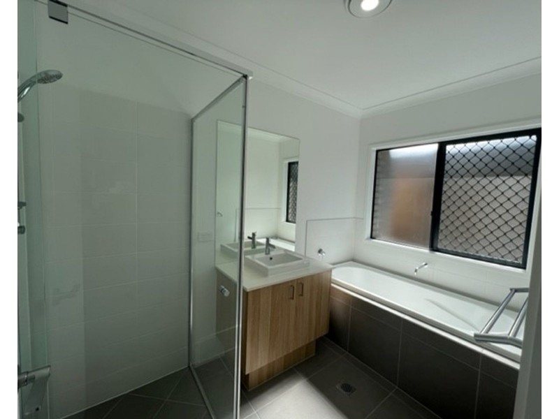 12 Canary Street, Ripley QLD 4306