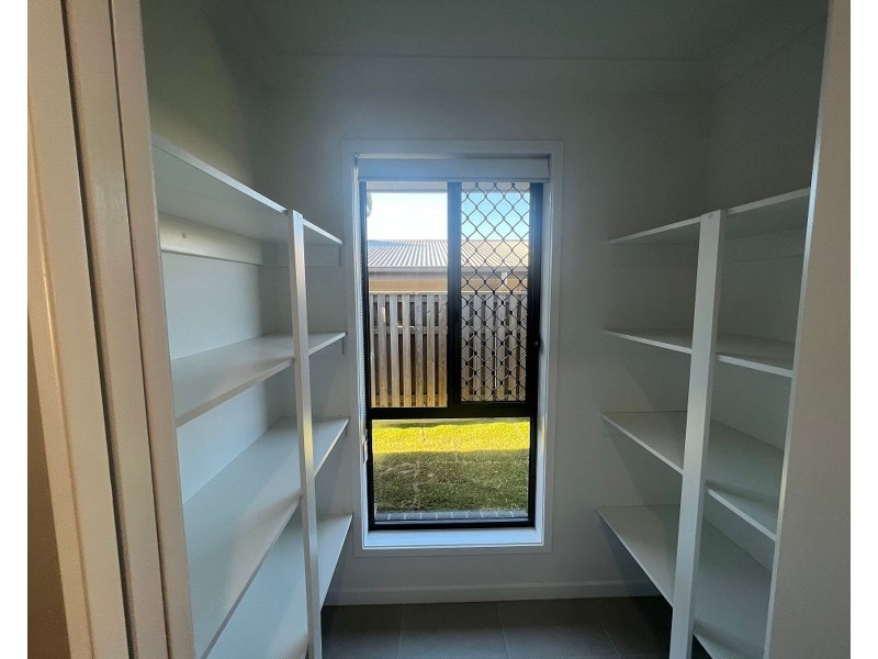 8 McDermott Way, Ripley QLD 4306