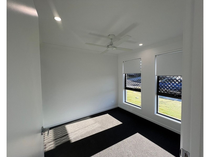 8 McDermott Way, Ripley QLD 4306