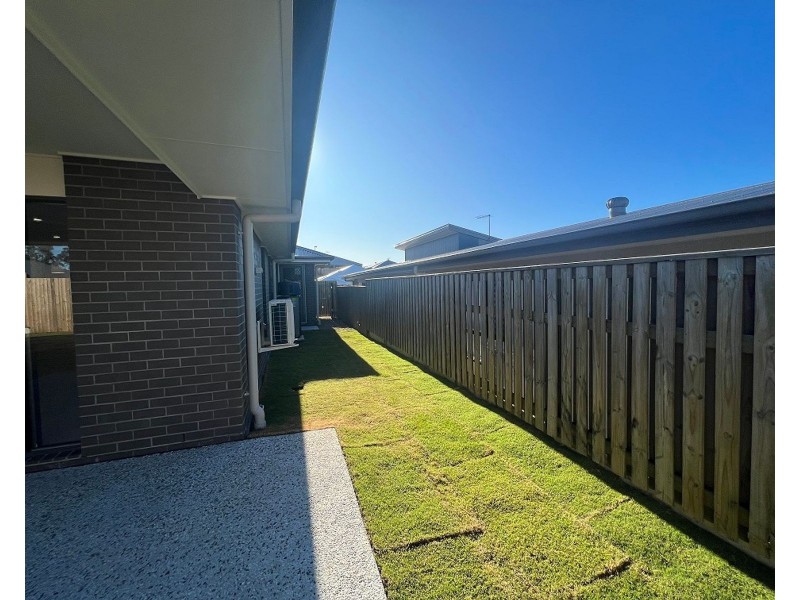 8 McDermott Way, Ripley QLD 4306