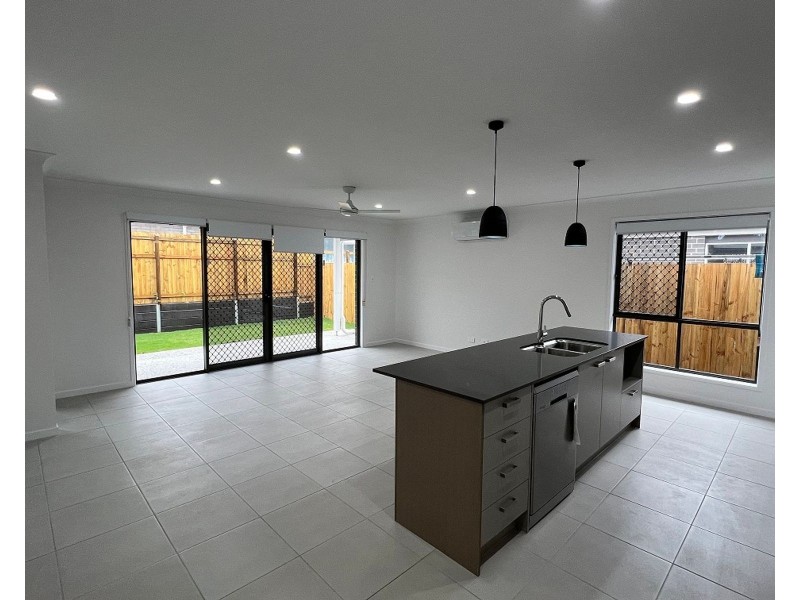28 MACINTYRE STREET, Ripley QLD 4306