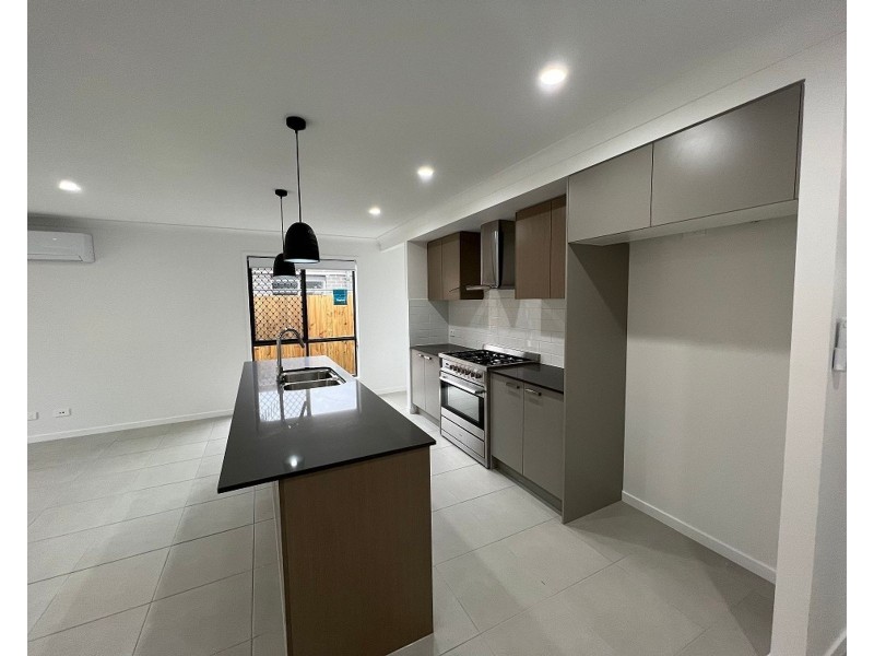 28 MACINTYRE STREET, Ripley QLD 4306