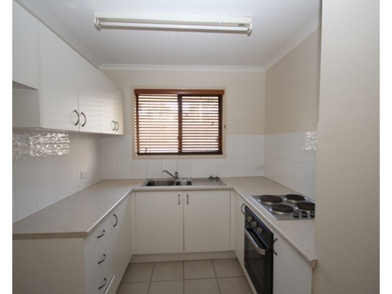 2/244 Redbank Plains Road, Bellbird Park QLD 4300