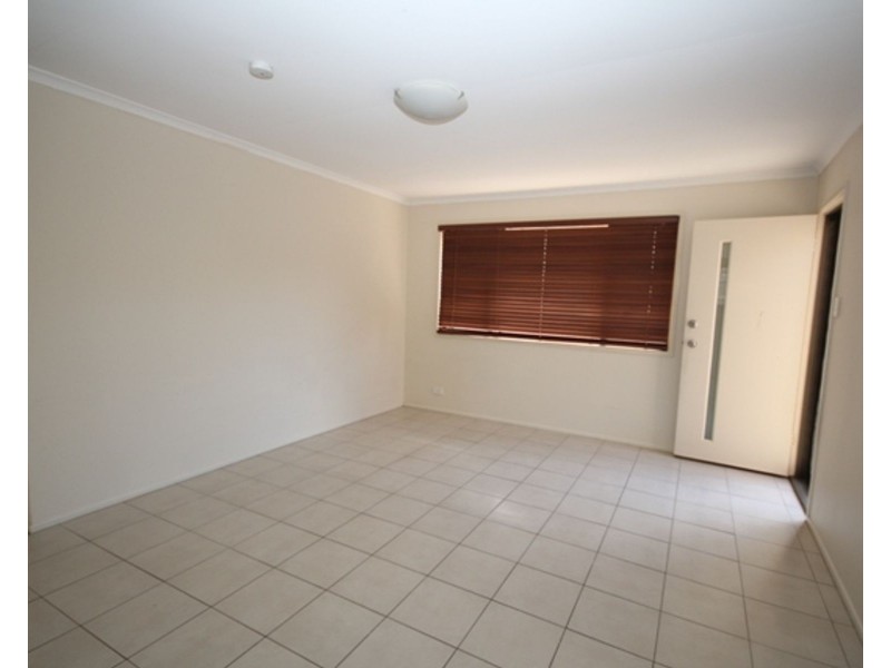 2/244 Redbank Plains Road, Bellbird Park QLD 4300