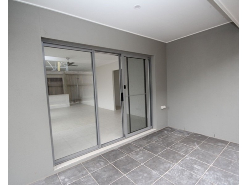 45 Cooper Way, Spring Mountain QLD 4124