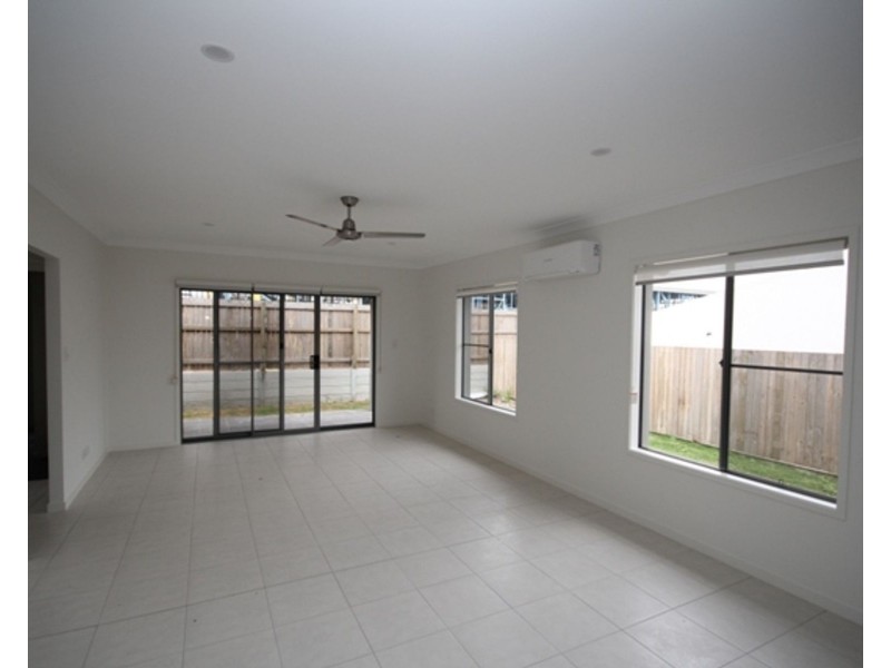 45 Cooper Way, Spring Mountain QLD 4124