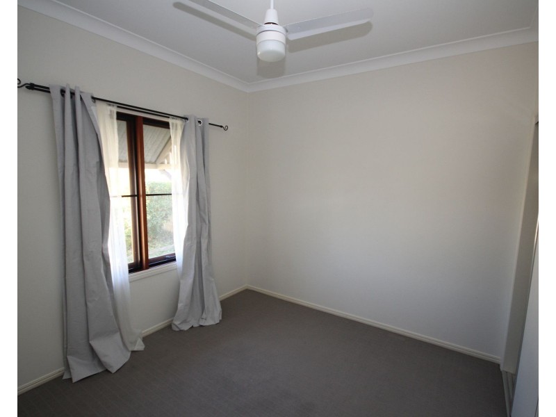 15 Hookes Terrace, Springfield Lakes QLD 4300