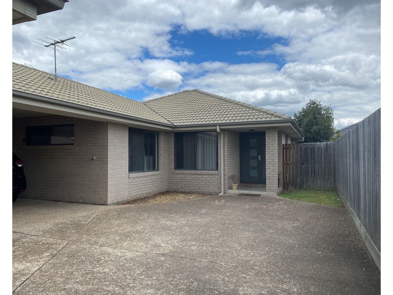 2/86 Valentine Circuit, Augustine Heights QLD 4300