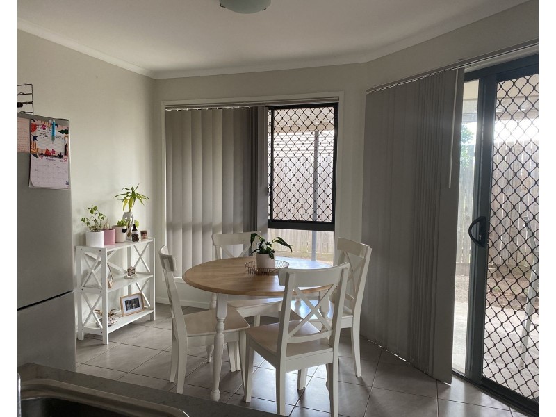 2/86 Valentine Circuit, Augustine Heights QLD 4300