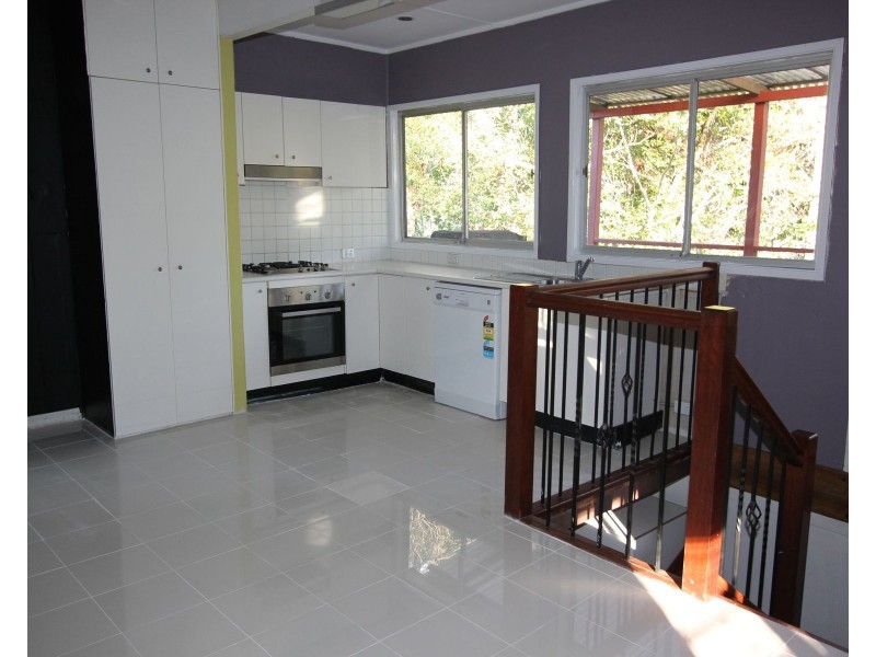 33 Newcomen Street, Indooroopilly QLD 4068