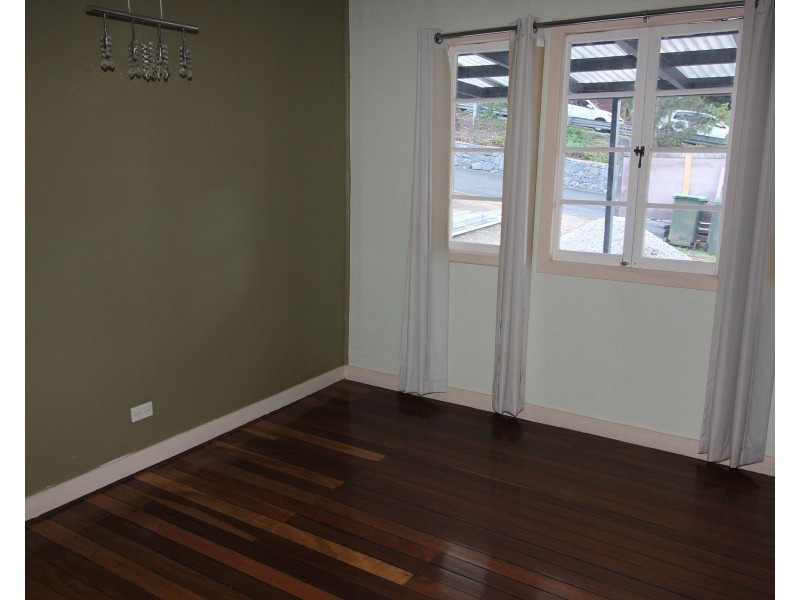 33 Newcomen Street, Indooroopilly QLD 4068