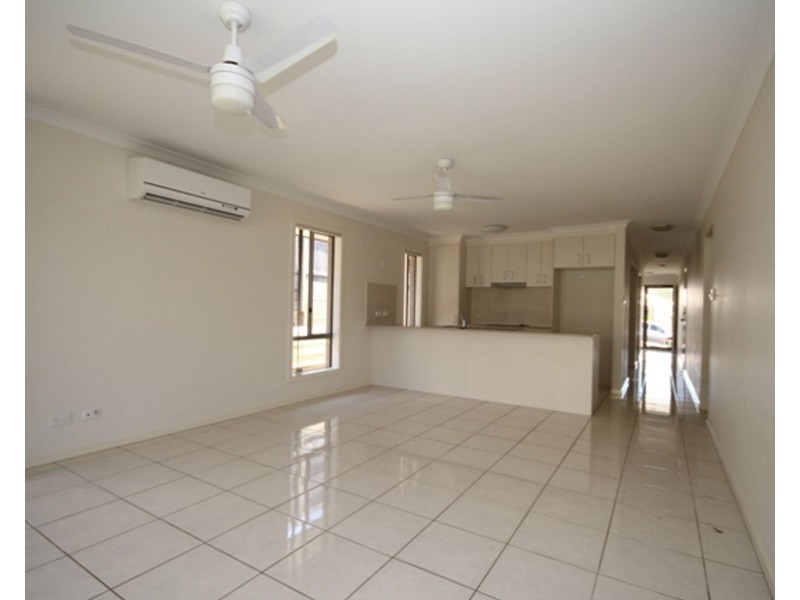 10 Lemongrass Place, Springfield Lakes QLD 4300