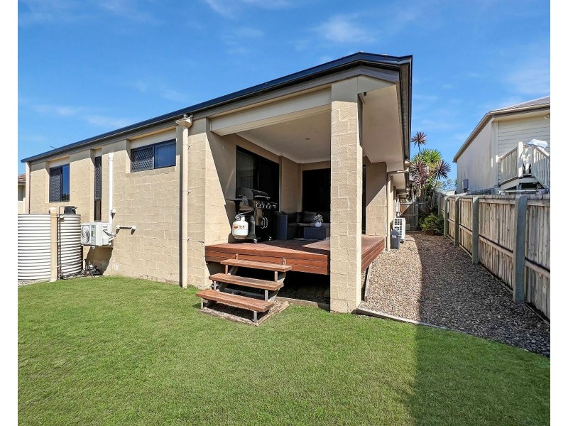 52 Lakes Entrance Drive, Springfield Lakes QLD 4300