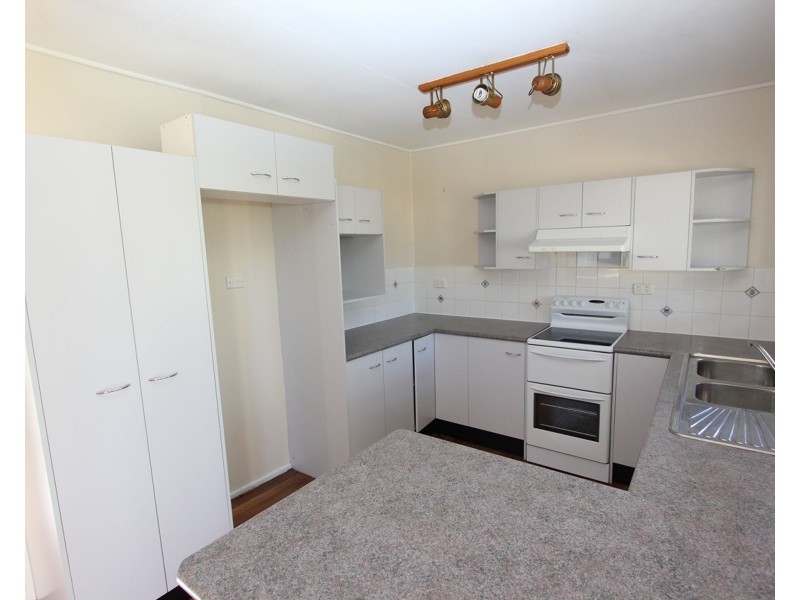 33 Stephenson Street, Oxley QLD 4075