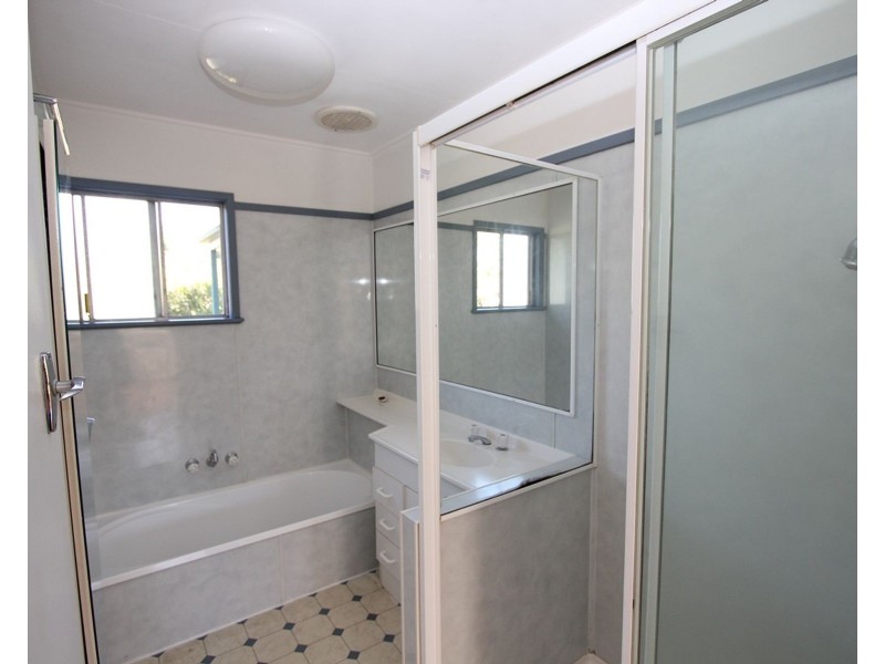 33 Stephenson Street, Oxley QLD 4075