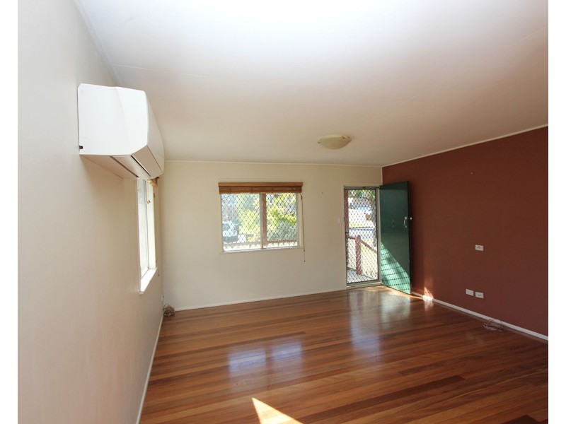 33 Stephenson Street, Oxley QLD 4075