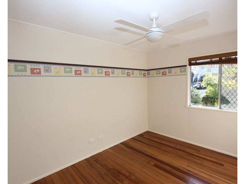 33 Stephenson Street, Oxley QLD 4075