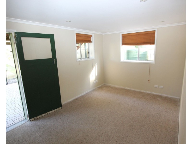 33 Stephenson Street, Oxley QLD 4075