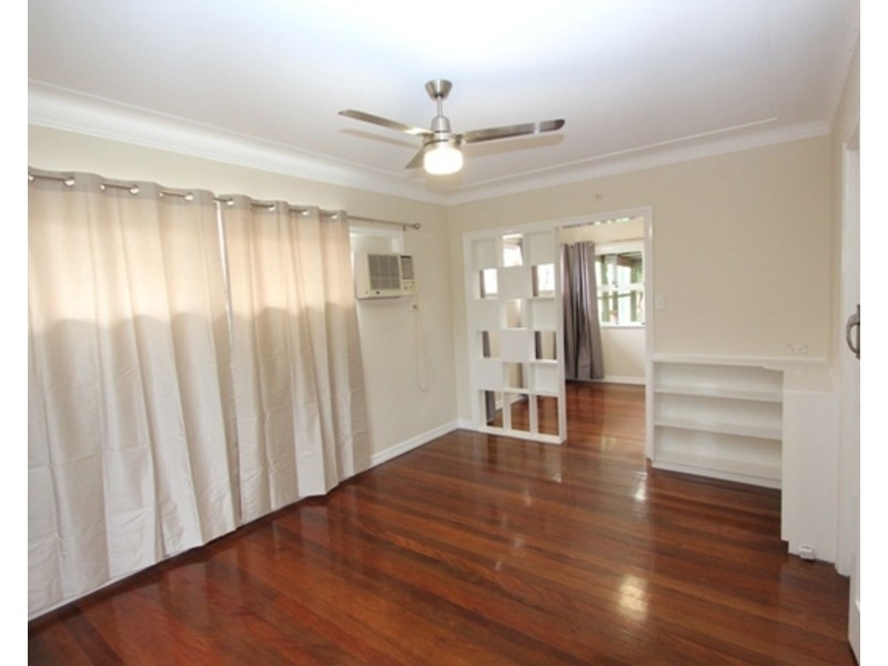 6 Lynne Grove Avenue, Corinda QLD 4075