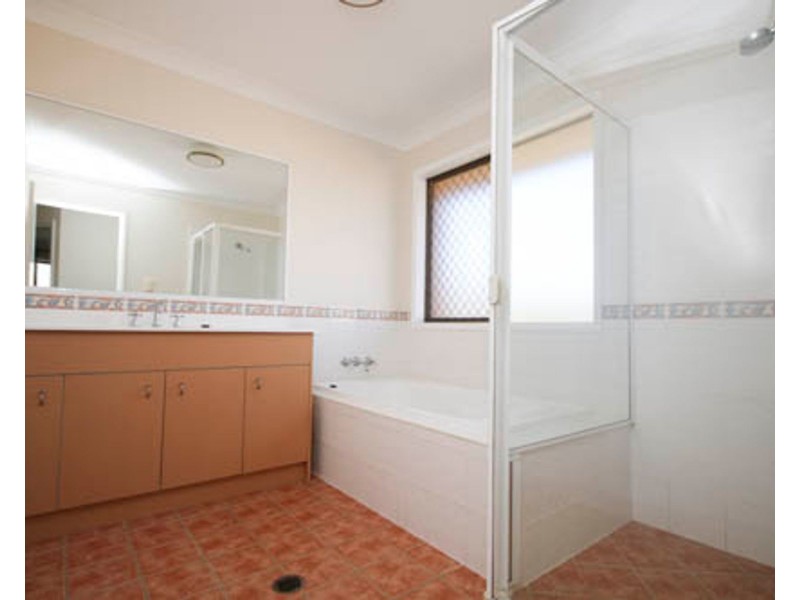 5 Neptune Street, Springfield Lakes QLD 4300