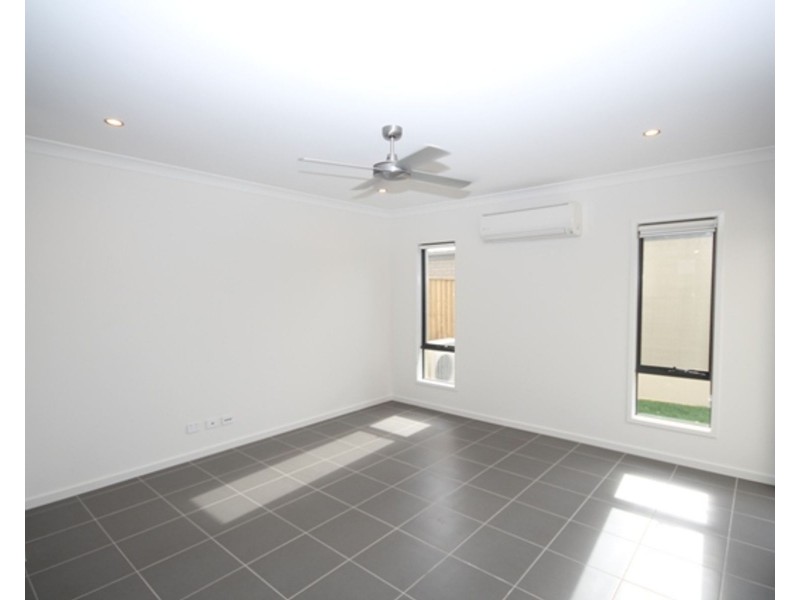 160 Spring Mountain Boulevard, Spring Mountain QLD 4124