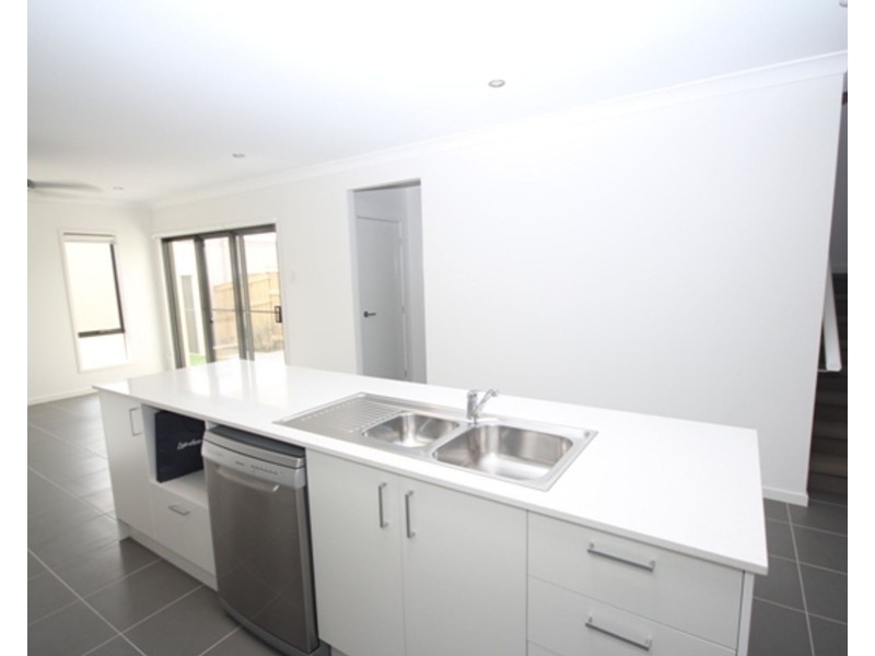 160 Spring Mountain Boulevard, Spring Mountain QLD 4124