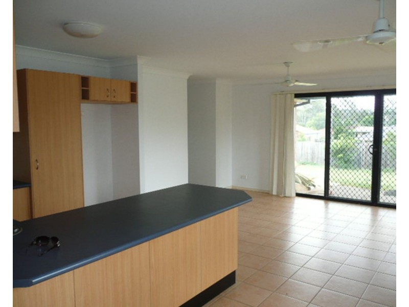 8 Rae Close, Camira QLD 4300