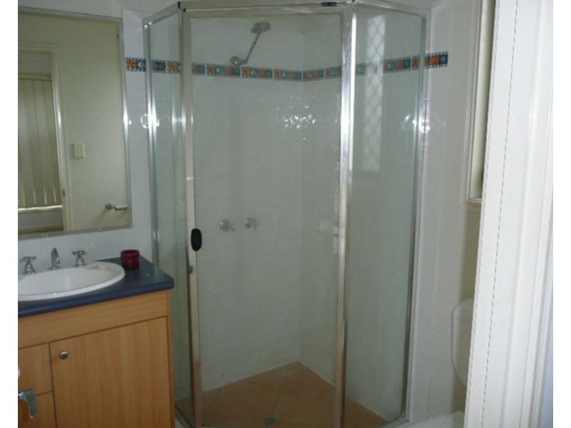 8 Rae Close, Camira QLD 4300