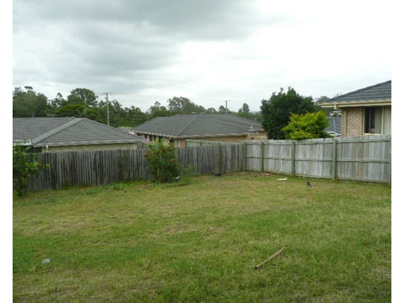 8 Rae Close, Camira QLD 4300
