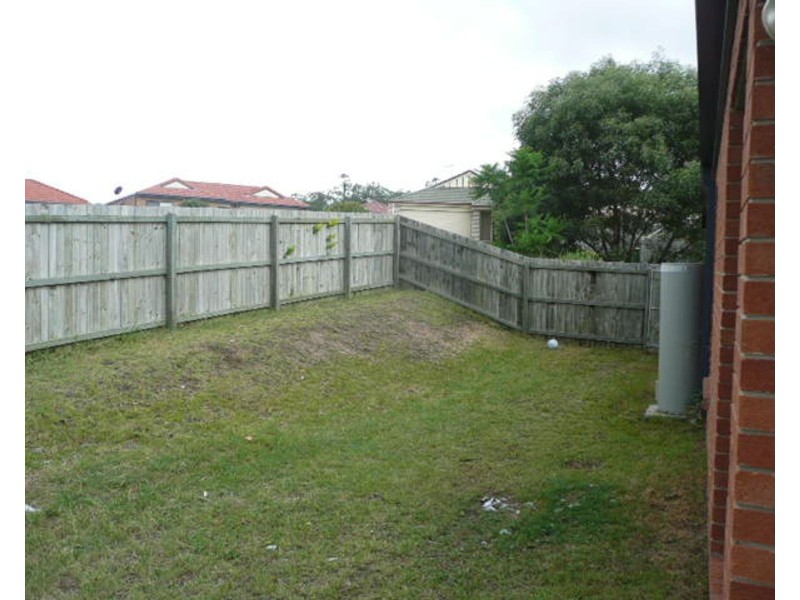 8 Rae Close, Camira QLD 4300