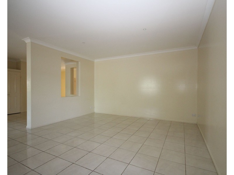 17 Moonbeam Street, Springfield Lakes QLD 4300