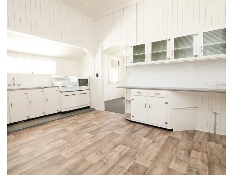 41 Salisbury Road, Ipswich QLD 4305