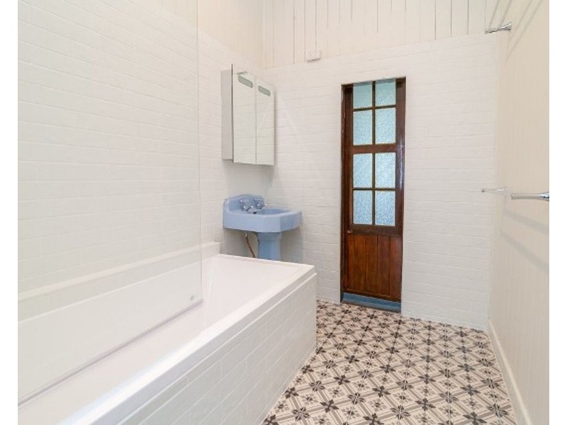 41 Salisbury Road, Ipswich QLD 4305